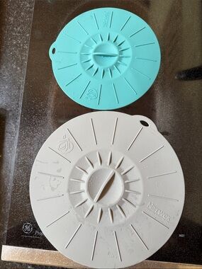 Norwex Silicone Lids in Aqua and Light Gray brand new!